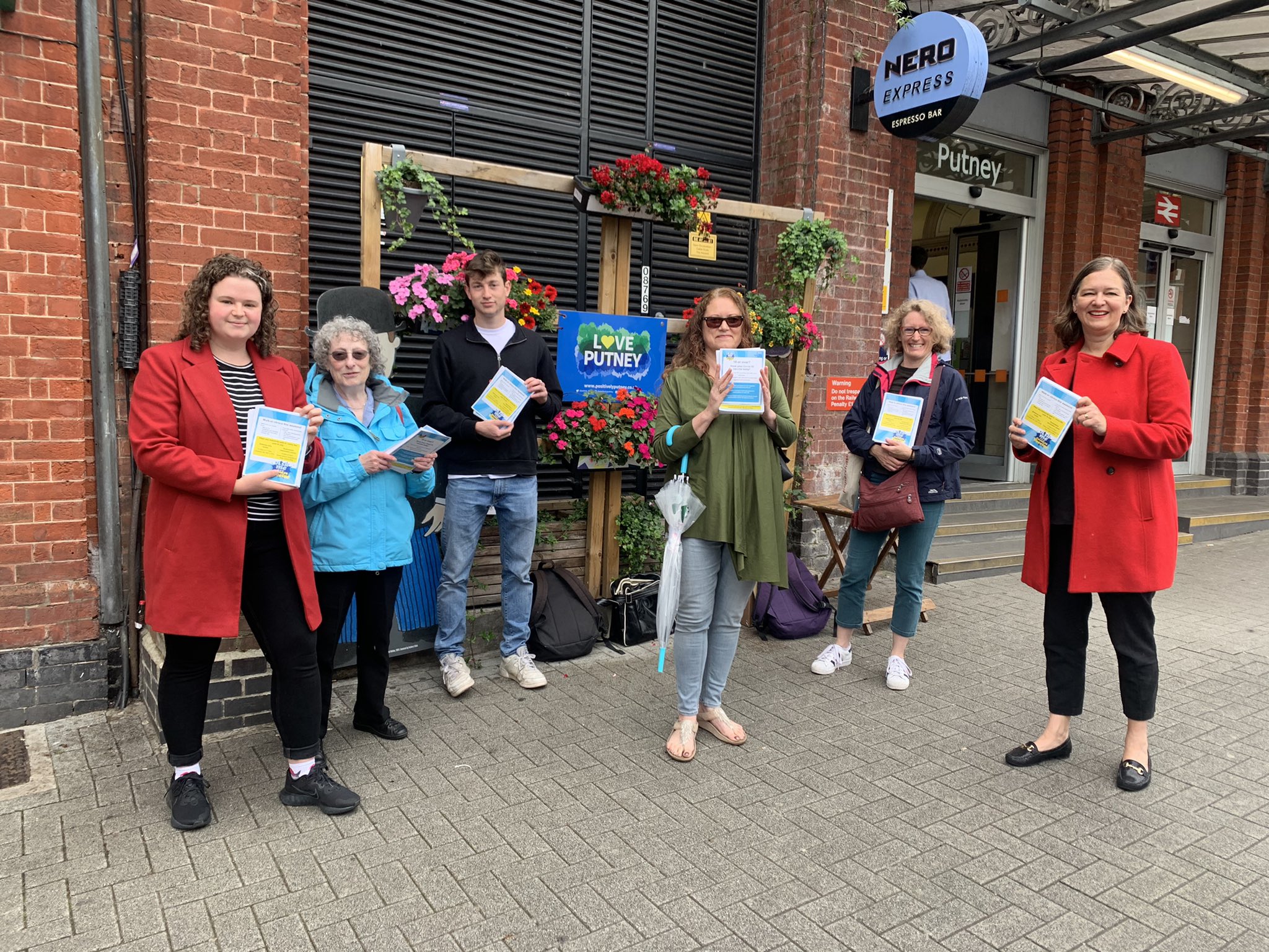 Putney members out canvassing with Fleur Anderson MP